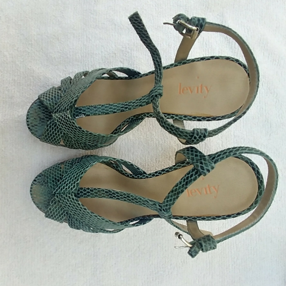 Shoes - Picture 5 of 5